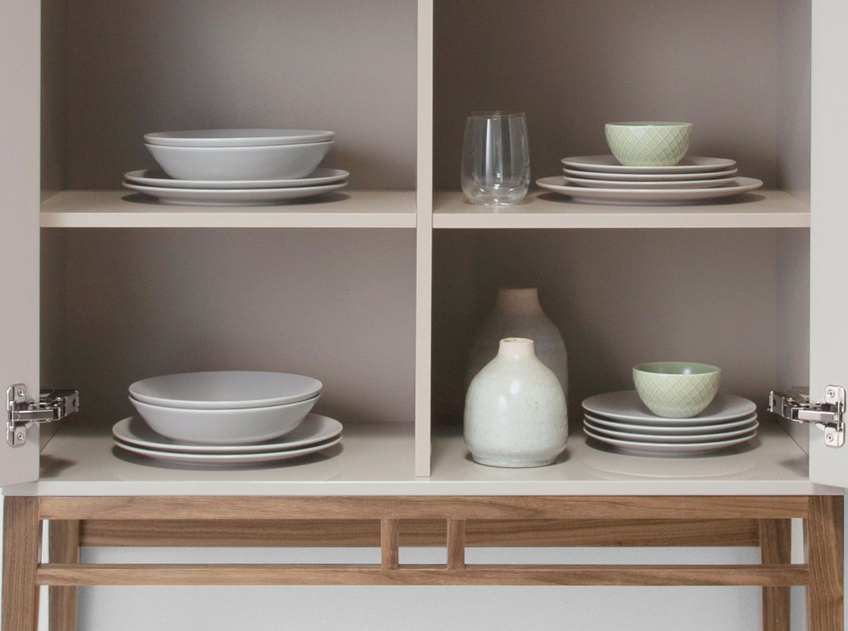 Credenza alta beige e noce