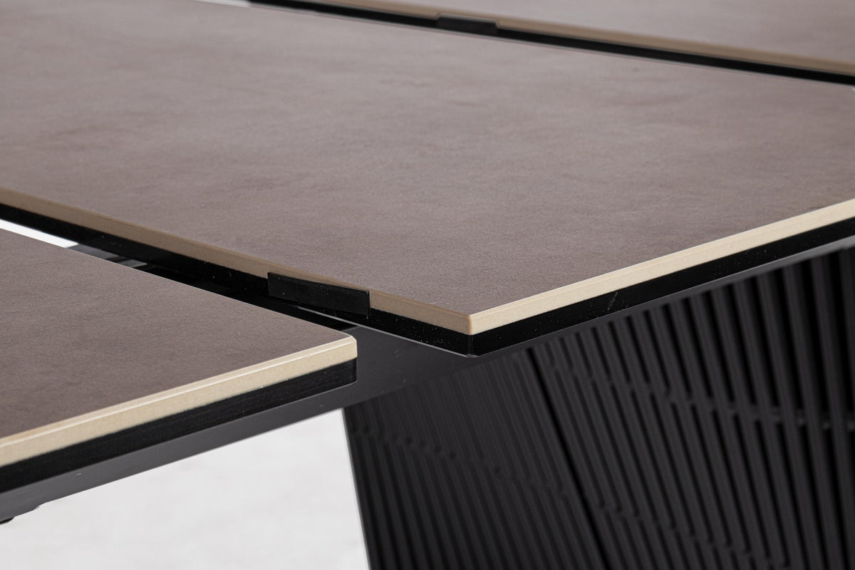 Tavolo allungabile in ceramica con gambe in acciaio 180-220x90 cm