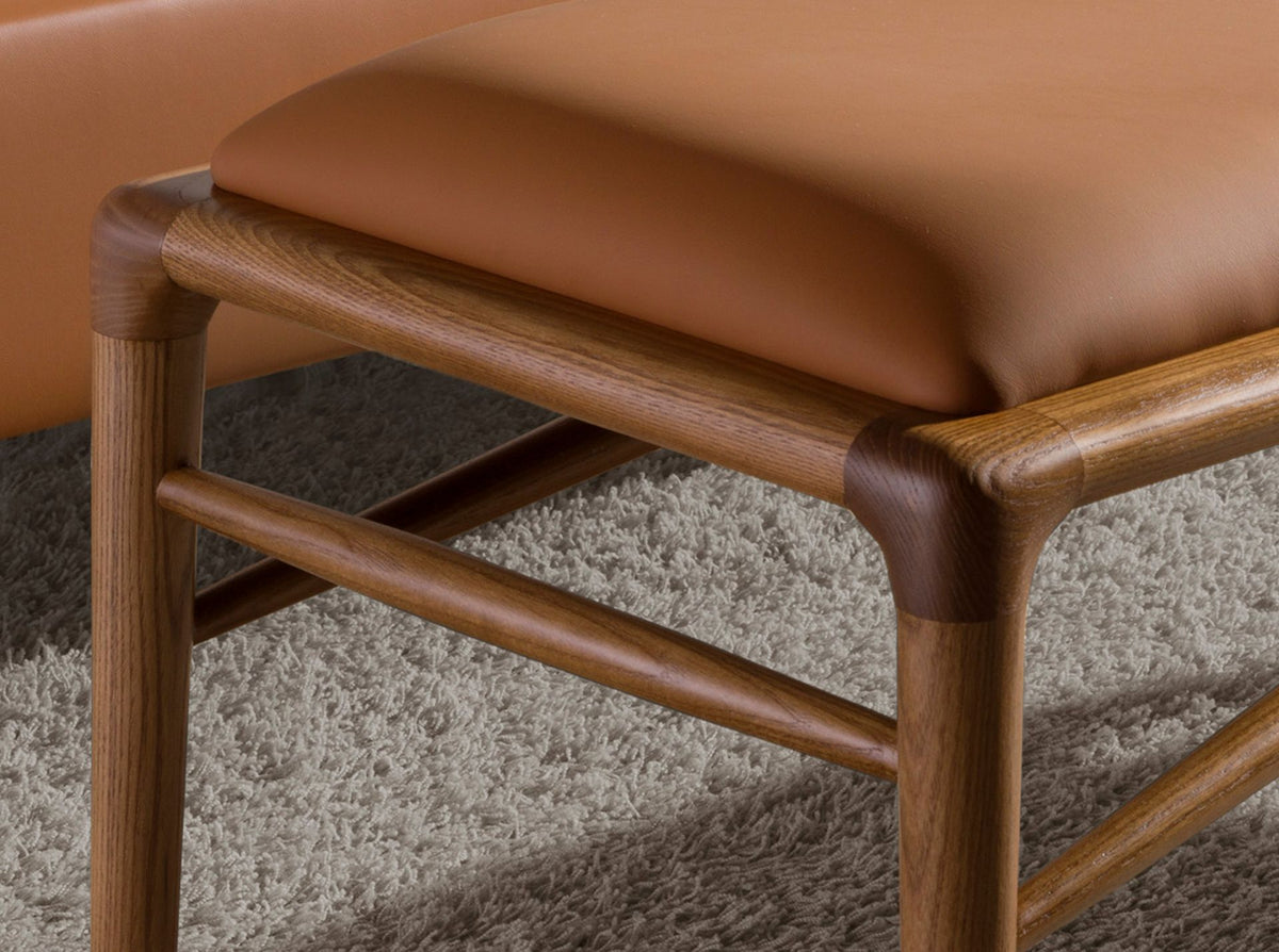 Sgabello in ecopelle marrone