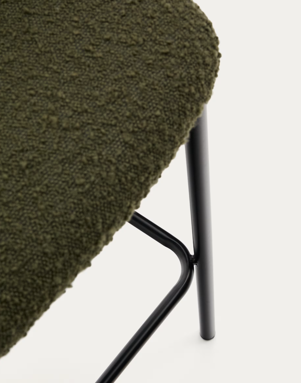Tabouret Ciselia en peau lainée verte et acier noir hauteur 75 cm FSC