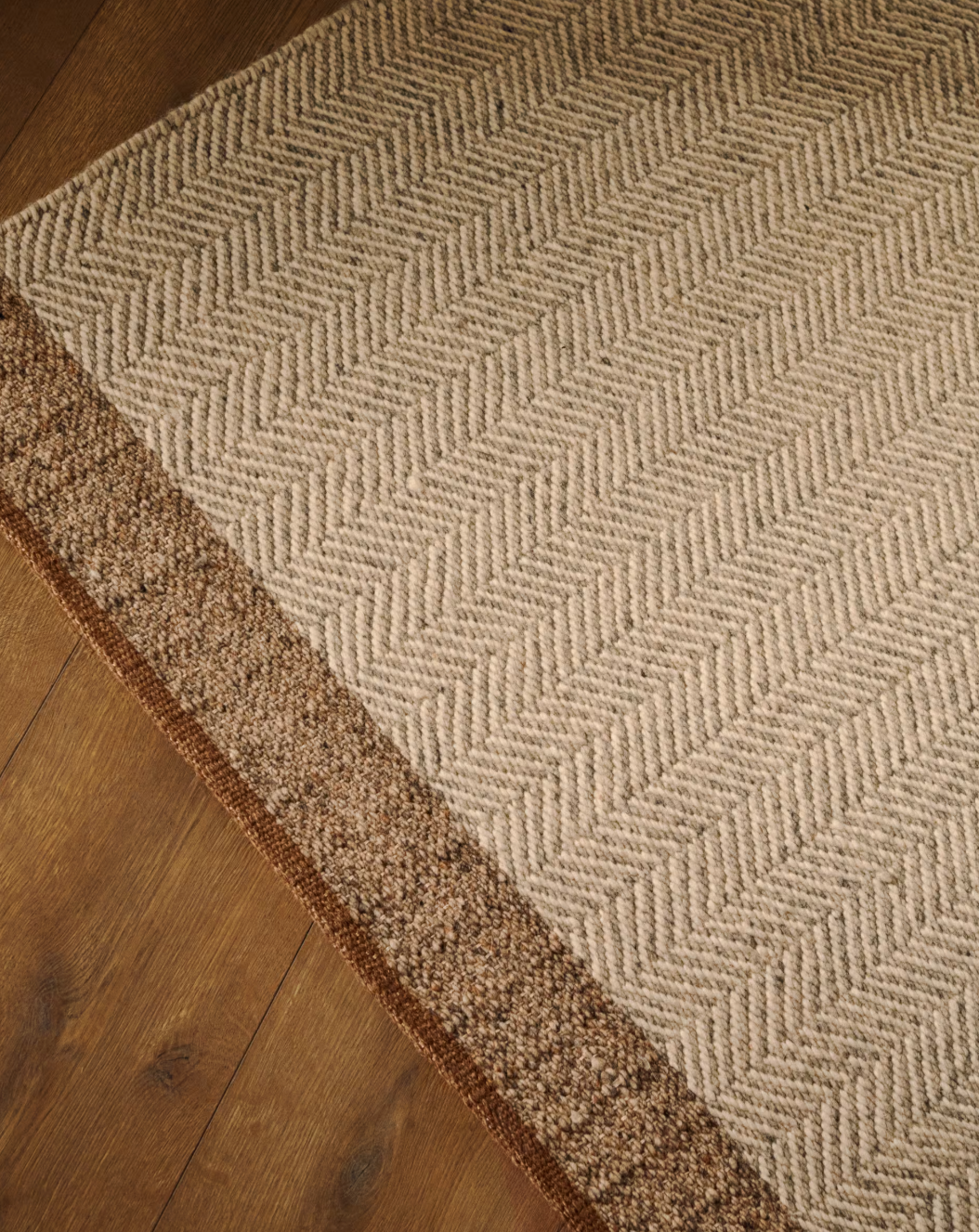 Tappeto Nifelia jacquard in lana beige