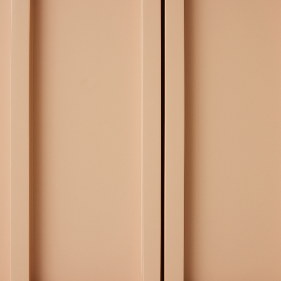 Credenza bassa, nudo