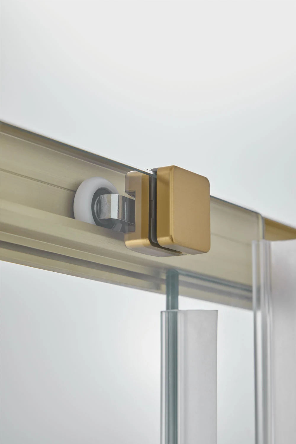 Dover - Mampara doccia con accesso frontale e porta scorrevole soft closing, vetro temperato 6 mm e alluminio