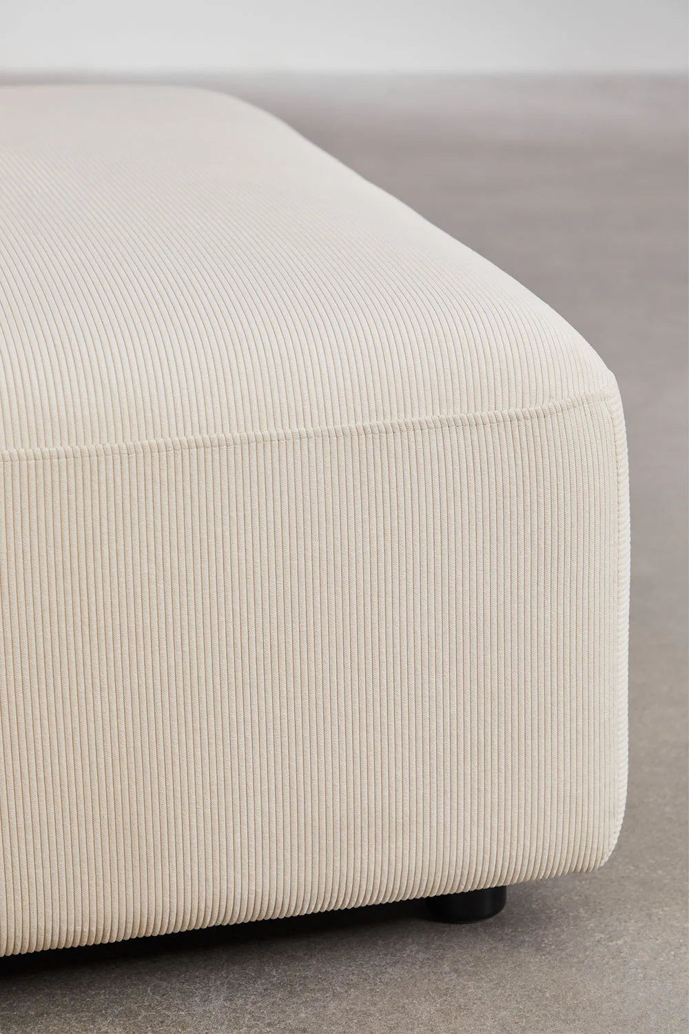 Fogler - Divano componibile angolare in 2 pezzi con chaise longue destra e pouf
