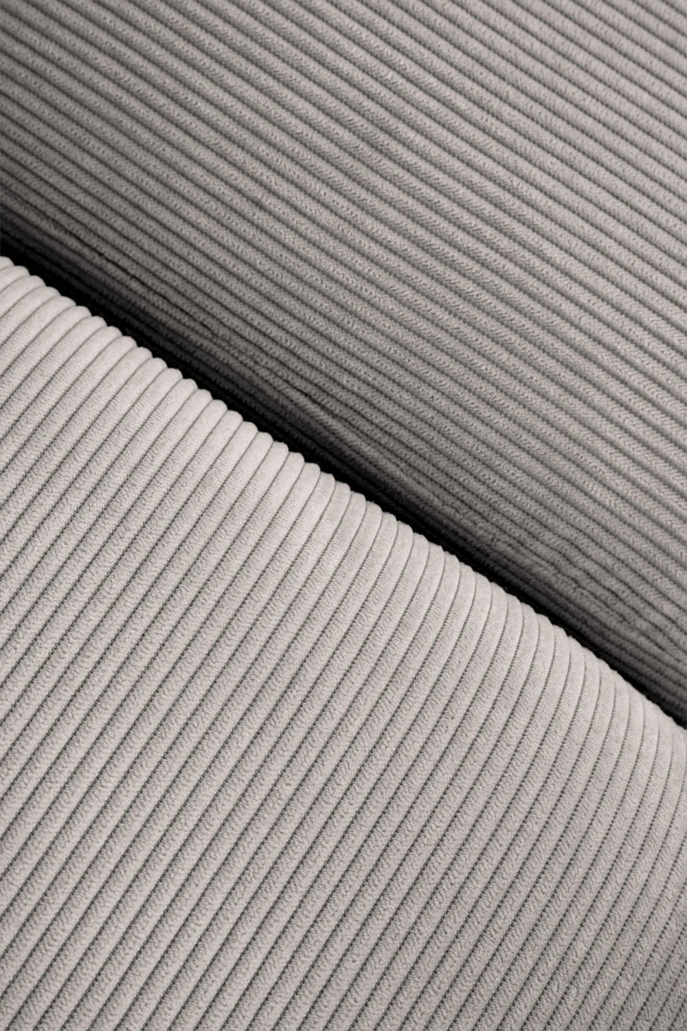 Fogler - Divano componibile angolare in 2 pezzi con chaise longue destra e pouf