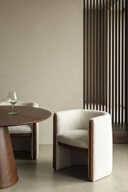 Bekasi - Sedia da pranzo con braccioli in legno e bouclé (Set di 2)