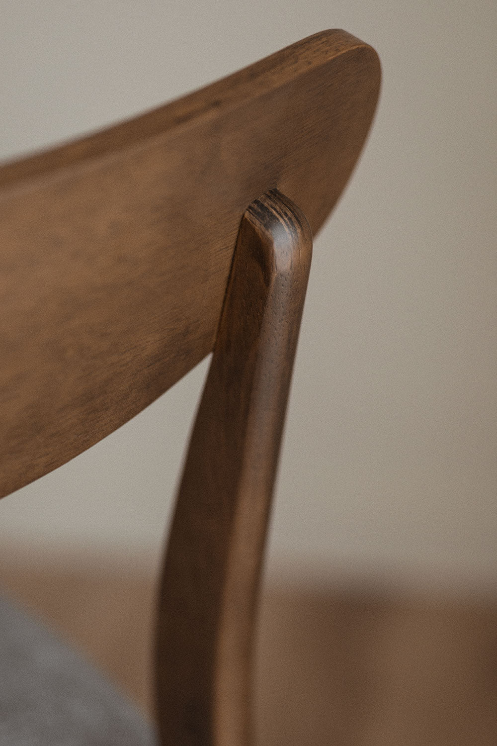 Cloda - Sedia da pranzo imbottita in tessuto e legno (Set di 2)