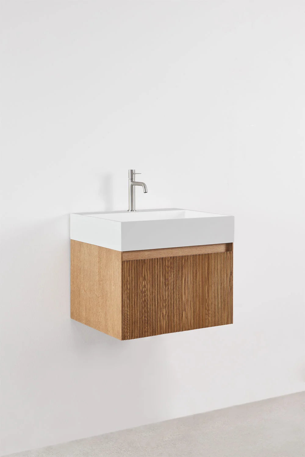 Aldeia - Set di mobili da bagno sospesi in legno con lavabo integrato