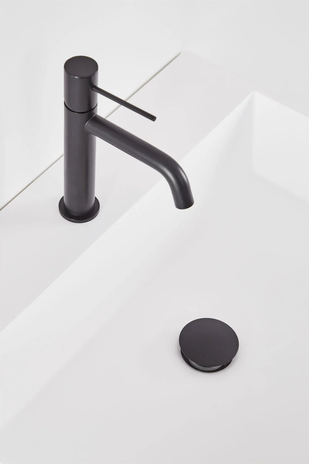 Aldeia - Set di mobili da bagno sospesi in legno con lavabo integrato