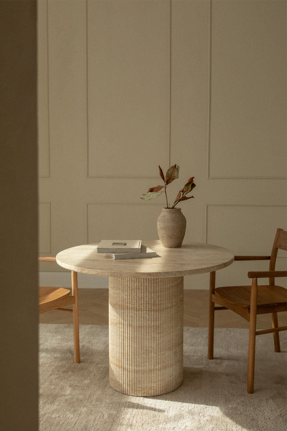 Velia - Tavolo da pranzo rotondo Ø100 cm in cemento effetto travertino